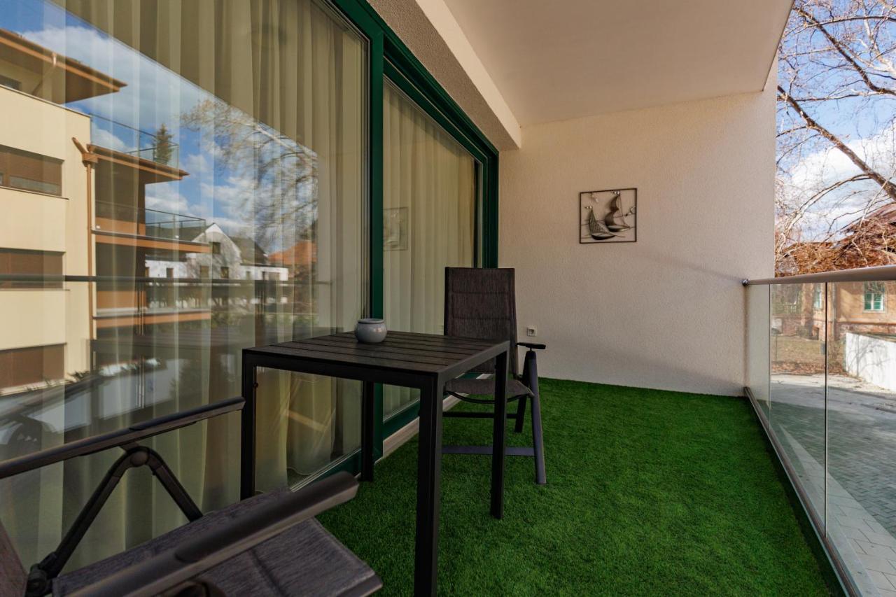 Villa Bauhaus Wellness Apartman Siófok Exterior foto